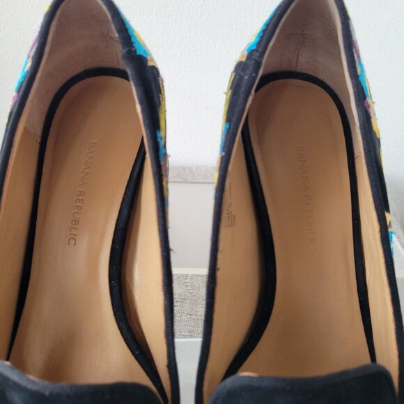 Banana Republic Mid Heel Embroidered Exotic Shoe (Size 7½) - Picture 11 of 14